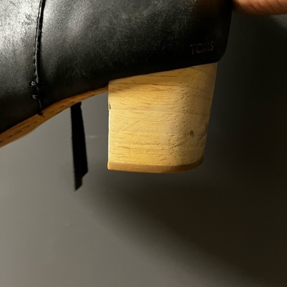 Toms boots distressed so soft - Picture 6 of 8